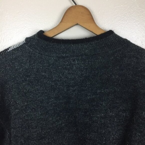 Women's Large Vintage Gray & Black Aztec Print Sweater - Picture 7 of 7